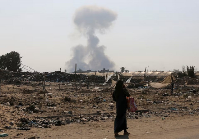 smoke rises following israeli strikes during an israeli military operation amid israel hamas conflict in khan younis in southern gaza on july 24 2024 photo reuters smoke rises following israeli strikes during an israeli military operation amid israel hamas conflict in khan younis in southern gaza on july 24 2024 photo reuters