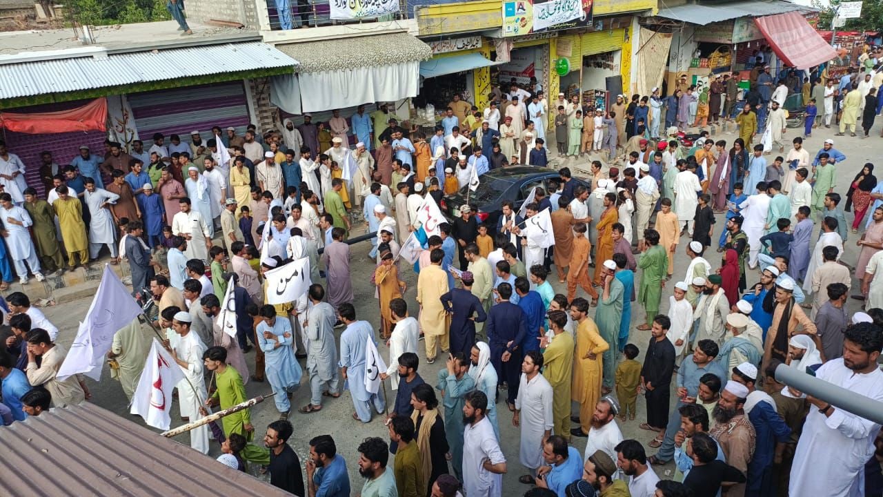 Thousands protest lawlessness in K-P