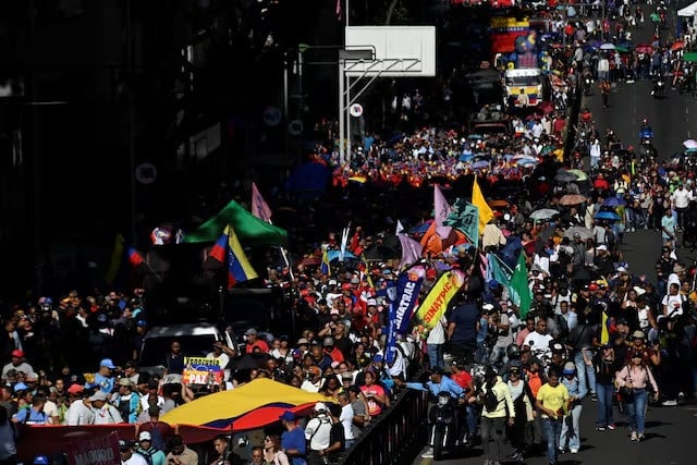 supporters of venezuelan president nicolas maduro rally after the presidential election in caracas venezuela on july 31 2024 photo reuters