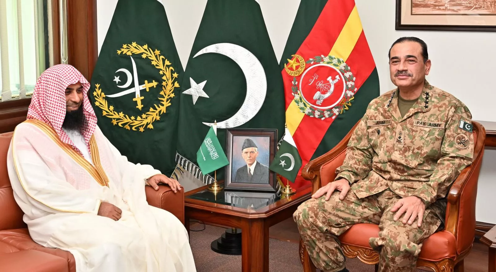 imam masjid i nabvi praises pakistan s pivotal role in muslim world