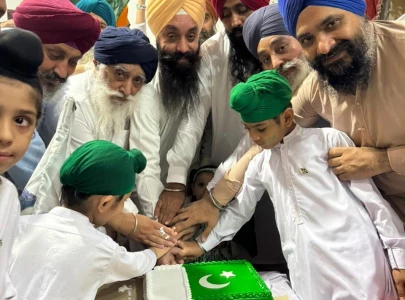 sikhs in peshawar join i day festivities sikhs in peshawar join i day festivities