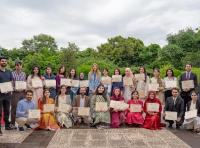 93 pakistani students awarded chevening commonwealth scholarships