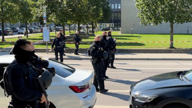 police secures the area after german police opened fire on a suspect after seeing someone who appeared to be carrying a gun near the israeli consulate and a nazi history museum in central munich germany september 5 2024 photo reuters police secures the area after german police opened fire on a suspect after seeing someone who appeared to be carrying a gun near the israeli consulate and a nazi history museum in central munich germany september 5 2024 photo reuters