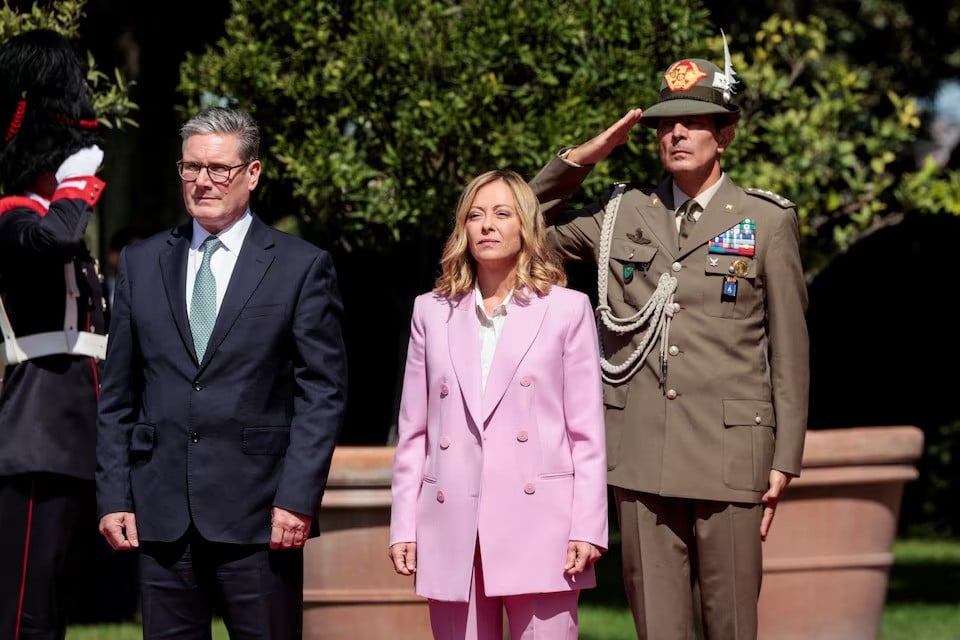 italian prime minister giorgia meloni and british prime minister keir starmer meet at villa doria pamphilj in rome italy on september 16 2024 photo reuters