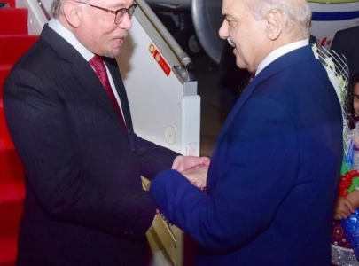 pm shehbaz welcomes malaysian counterpart anwar ibrahim on official visit to pakistan