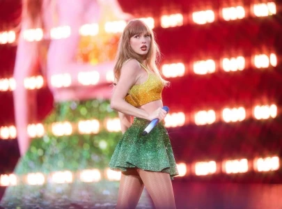 falling for fall with taylor swift falling for fall with taylor swift