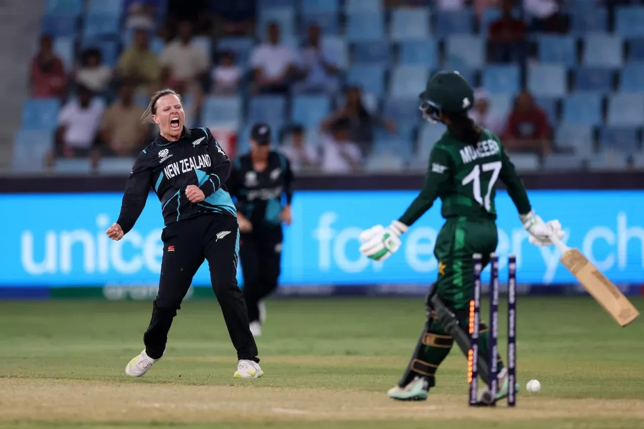lea tahuhu knocked over muneeba ali for 15 oct 14 2024 photo icc lea tahuhu knocked over muneeba ali for 15 oct 14 2024 photo icc