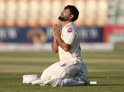 kamran ghulam becomes 13th pakistani to score century on debut kamran ghulam becomes 13th pakistani to score century on debut