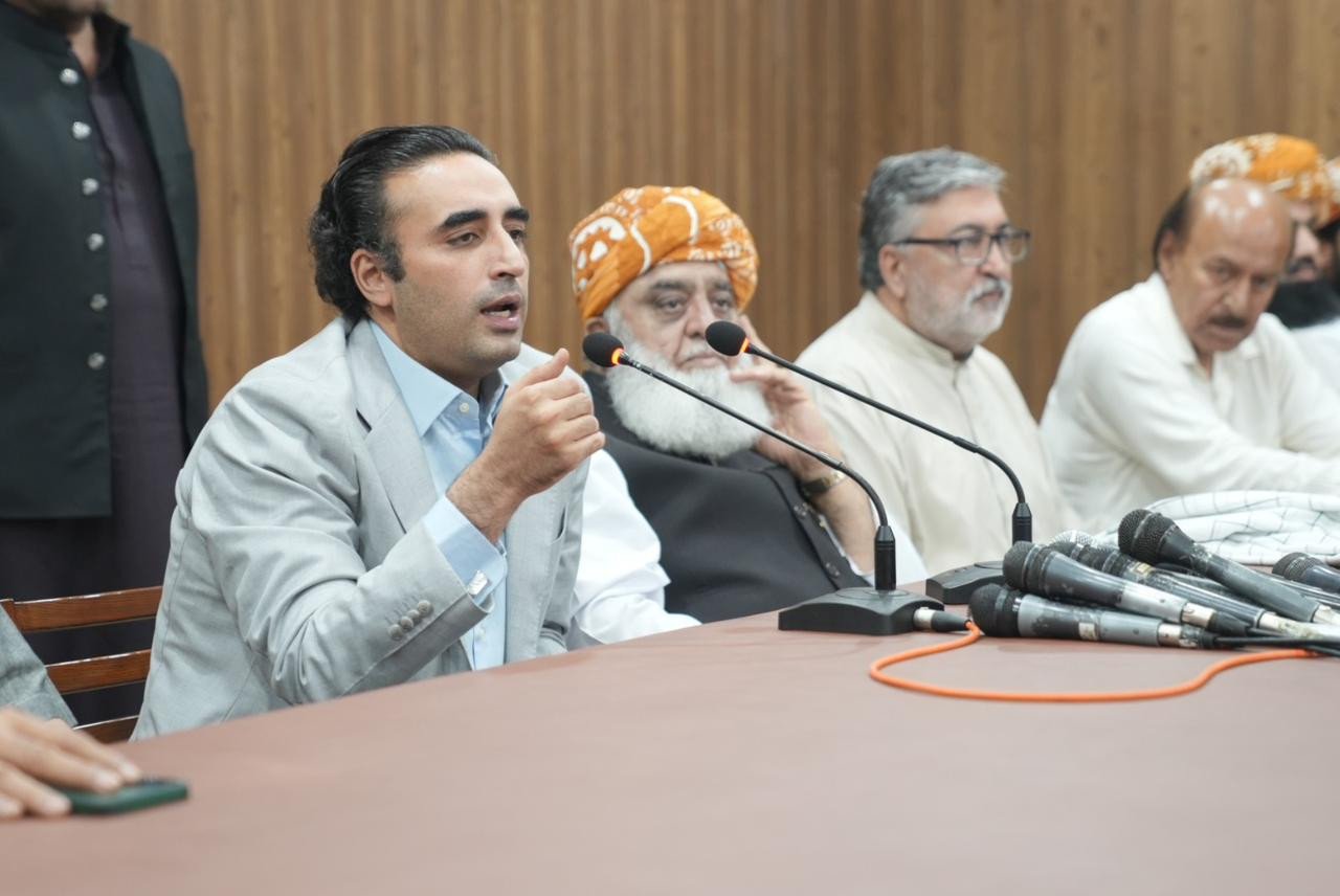 ppp chairman bilawal bhutto zardari and jui f chief maulana fazlur rehman address a press conference in karachi on october 15 2024 photo express