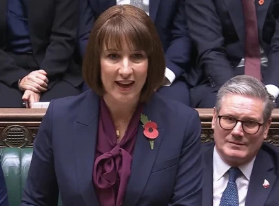 uk backs third heathrow runway in growth takeoff bid