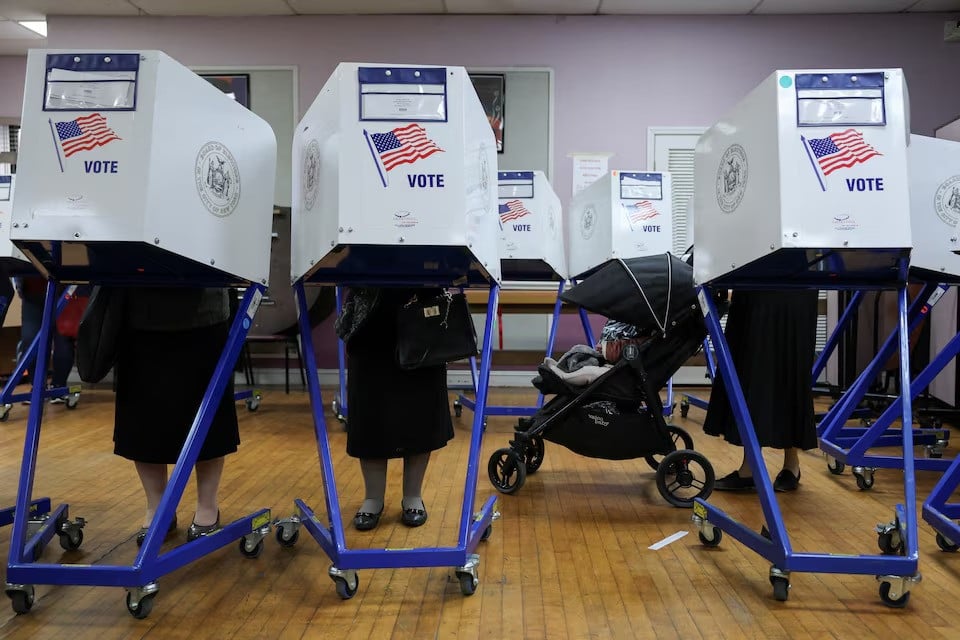 women from the hasidic jewish community vote at a polling center on election day in the brooklyn borough of new york city us on november 5 2024 photo reuters