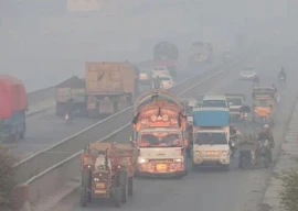 lahore cracks down on polluting vehicles amid worsening smog