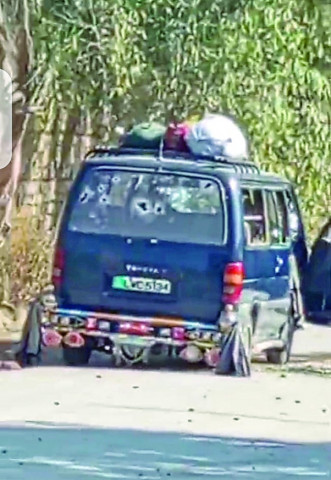 dozens massacred as gunmen ambush convoy in kurram