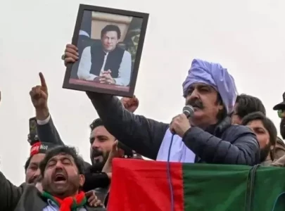 teargas shelling clashes with police as pti convoys led by gandapur omar ayub enter punjab teargas shelling clashes with police as pti convoys led by gandapur omar ayub enter punjab