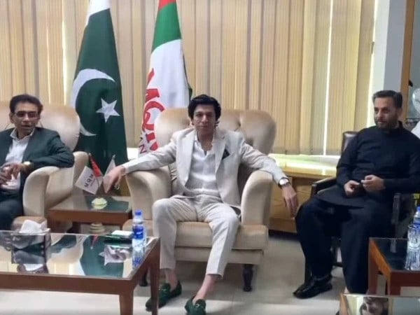 faisal vawda meets mqm p leadership to discuss political situation