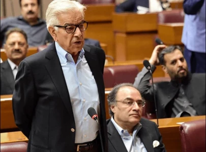 khawaja asif questions imran khan s commitment to talks criticises pti s double standards