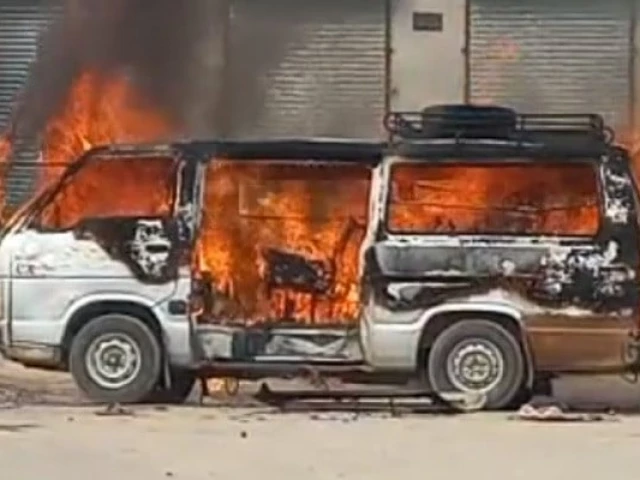 fire engulfs van in karachi injuring nine fire engulfs van in karachi injuring nine