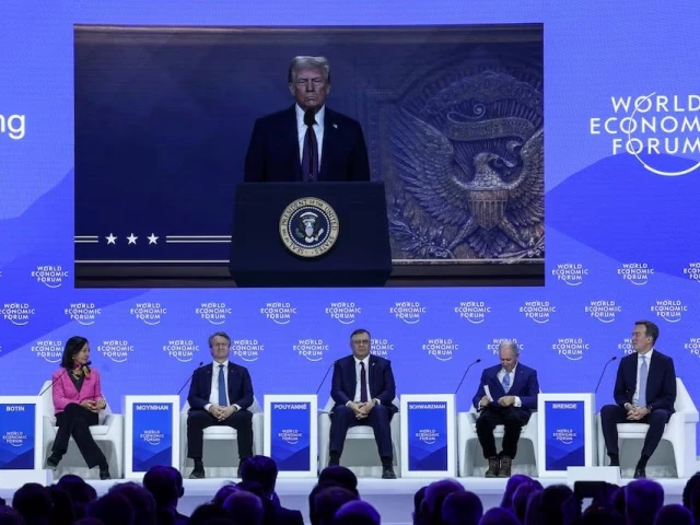 us president donald trump makes a special address remotely as ana patricia botin chairwoman of the spanish bank santander brian moynihan ceo of bank of america patrick pouyanne ceo of totalenergies stephen schwarzman ceo and co founder of blackstone group and borge brende president and ceo of world economic forum attend the 55th annual world economic forum wef meeting in davos switzerland january 23 2025 photo reuters us president donald trump makes a special address remotely as ana patricia botin chairwoman of the spanish bank santander brian moynihan ceo of bank of america patrick pouyanne ceo of totalenergies stephen schwarzman ceo and co founder of blackstone group and borge brende president and ceo of world economic forum attend the 55th annual world economic forum wef meeting in davos switzerland january 23 2025 photo reuters