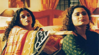 nadia jamil posts throwback with sania saeed from aur zindagi badalti hain days nadia jamil posts throwback with sania saeed from aur zindagi badalti hain days