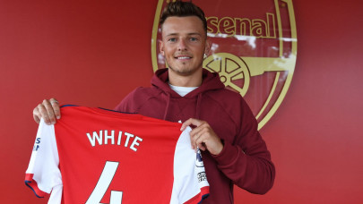 arsenal sign brighton defender white