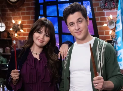 wizards beyond waverly place first look at the reunion of selena gomez and david henrie wizards beyond waverly place first look at the reunion of selena gomez and david henrie