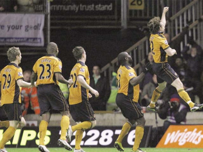 chelsea bitten by the wolves