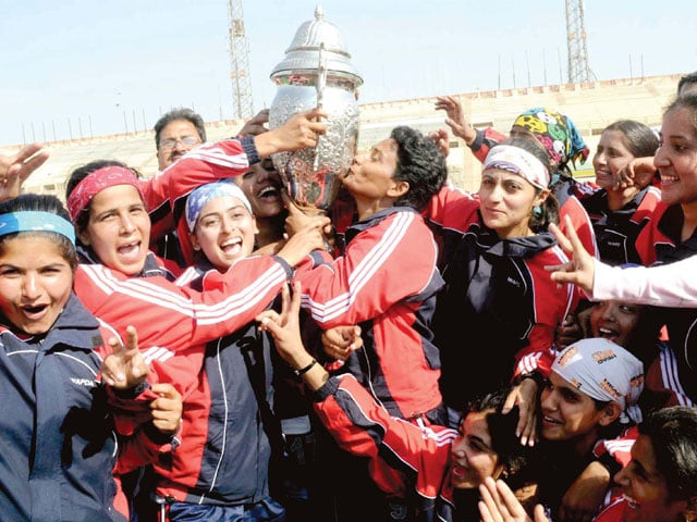feature women s hockey at a standstill feature women s hockey at a standstill
