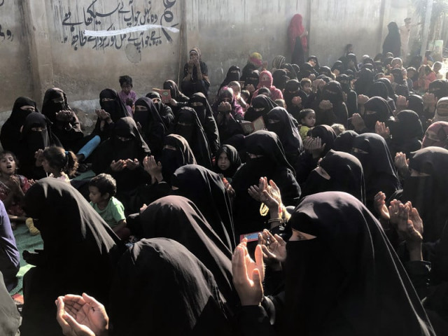 women pray for the lynching victims photo courtesy twitter amarguriro women pray for the lynching victims photo courtesy twitter amarguriro