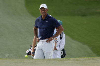 woods aims to pull off another masters miracle
