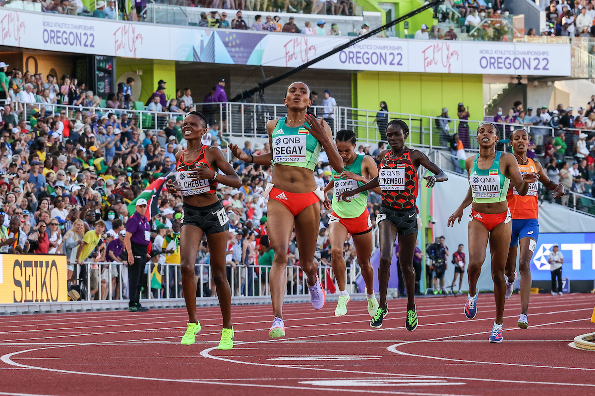 Photo of Ethiopia's Tsegay wins world 5000m gold