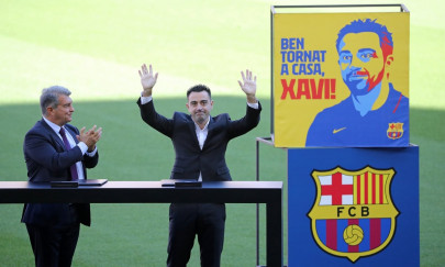 xavi lays down the law after unveiling as barca coach