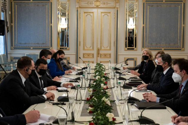 us secretary of state antony blinken meets with ukrainian president volodymyr zelenskiy in kyiv ukraine january 19 2022 reuters us secretary of state antony blinken meets with ukrainian president volodymyr zelenskiy in kyiv ukraine january 19 2022 reuters