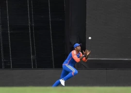 controversy erupts over suryakumar yadav s title winning catch in t20 world cup final