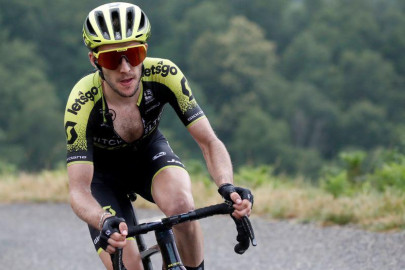 giro thrown into turmoil as yates tests positive