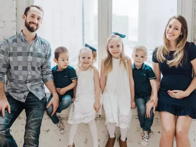 myka and james stauffer with their children photo molly watson photography myka and james stauffer with their children photo molly watson photography