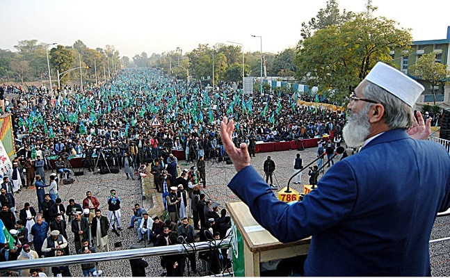 jamaat e islami chief siraj ul haq addressing a rally of the party s youth wing in islamabad on nov 28 2021 photo express