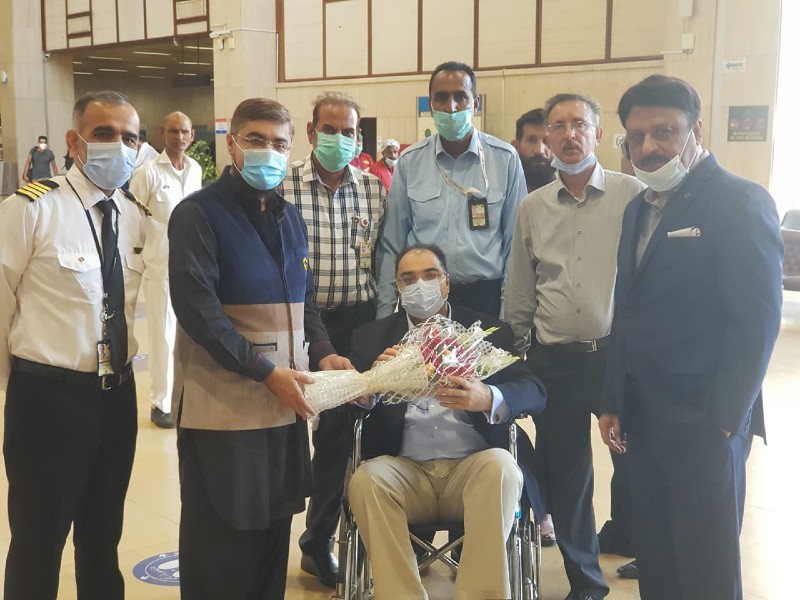 zafar masud was welcomed by pia chief financial officer khalilullah sheikh and chief technical officer and head of engineering amir ali photo express