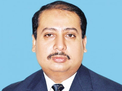 land grabbing men attack iba sukkur registrar