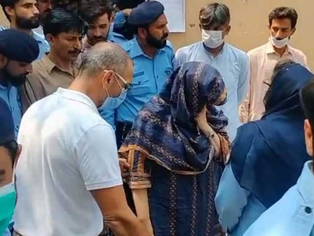 parents of prime accused in noor mukadam murder case zahir jaffer are being brought to the court for a hearing photo file