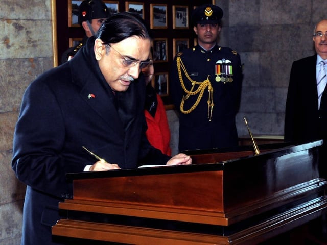 holding two positions ppp to challenge lhc decision on dual offices