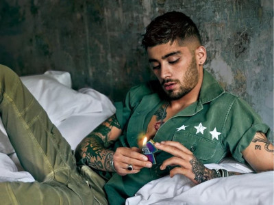 zayn malik drops phone number online shocks fans
