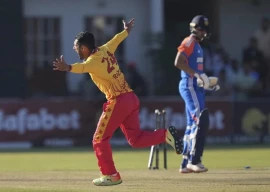 zimbabwe stun world champions india in t20 opener