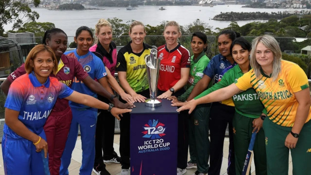 sornnarin tippoch stafanie taylor harmanpreet kaur sophie devine meg lanning heather knight salma khatun chamari atapattu bismah maroof and dane van niekerk pose with the women s t20 world cup 2022 trophy file photo afp sornnarin tippoch stafanie taylor harmanpreet kaur sophie devine meg lanning heather knight salma khatun chamari atapattu bismah maroof and dane van niekerk pose with the women s t20 world cup 2022 trophy file photo afp