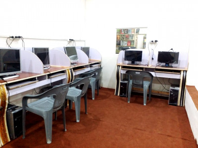 govt school gets digital library