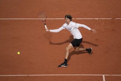 zverev says he has tested negative for covid 19