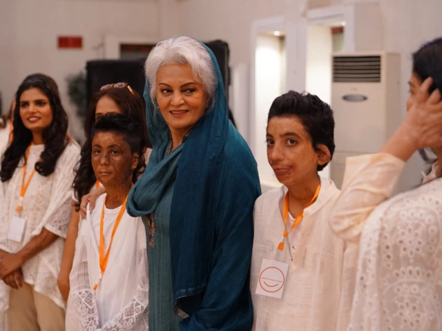 Acid burn survivors walk the runway in Karachi | The Express Tribune