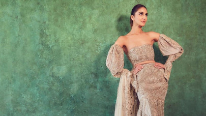 bollywood actor vaani kapoor stuns in shehla chatoor s wedding couture bollywood actor vaani kapoor stuns in shehla chatoor s wedding couture