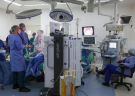 ai guided cameras make solo surgery possible in santiago ai guided cameras make solo surgery possible in santiago