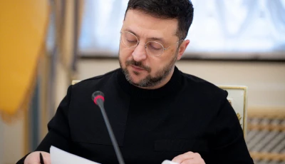 this handout photograph taken on december 23 2025 and released by the ukrainian presidential office on december 24 2025 shows ukraine s president volodymyr zelensky during a meeting with journalists in kyiv photo afp