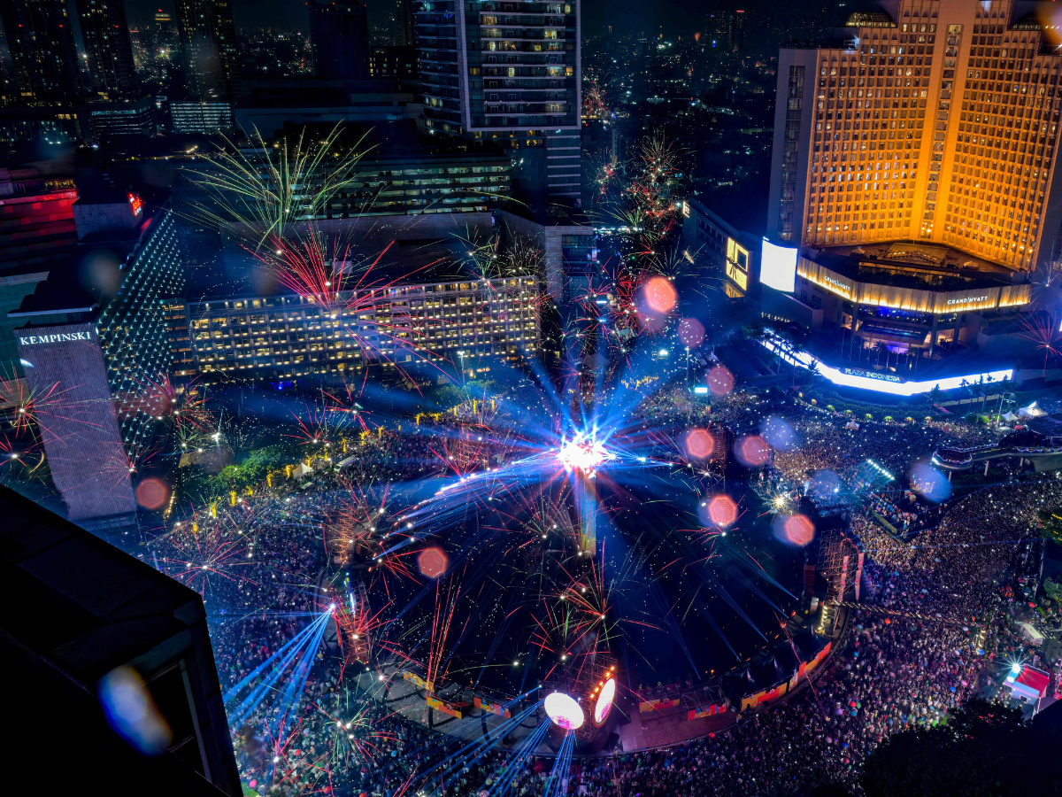 Fireworks light up the midnight sky during 2026 New Year's Day celebrations in Jakarta on January 1, 2026. Photo: AFP